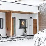 Arctic Riverside House - Modern & Scenic Views 로바니에미