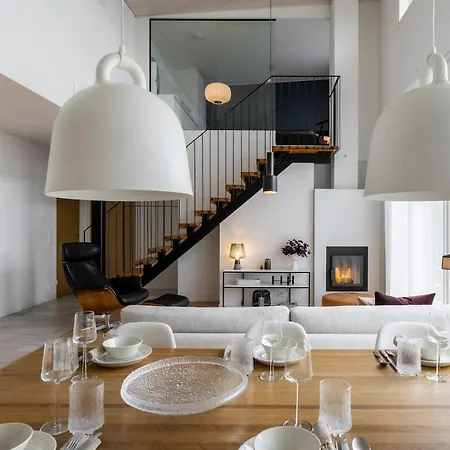 Villa Arctic Riverside House - Modern & Scenic Views *