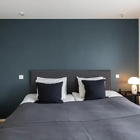 Arctic Riverside House - Modern & Scenic Views *