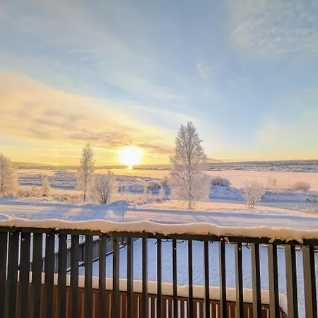 Villa Arctic Riverside House - Modern & Scenic Views Rovaniemi