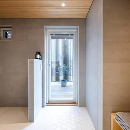 Arctic Riverside House - Modern & Scenic Views * Rovaniemi