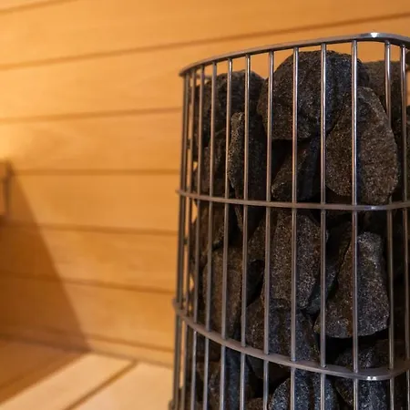 Arctic Riverside House - Modern & Scenic Views