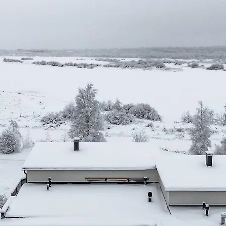 Arctic Riverside House - Modern & Scenic Views