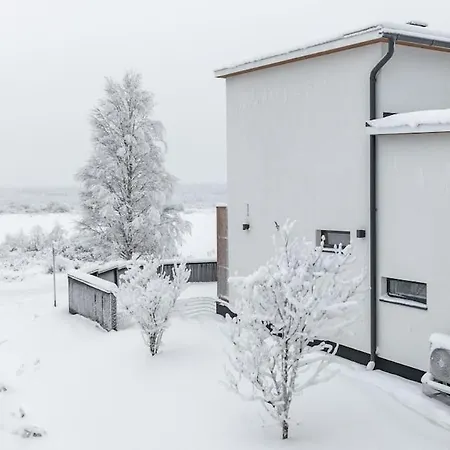 Arctic Riverside House - Modern & Scenic Views *