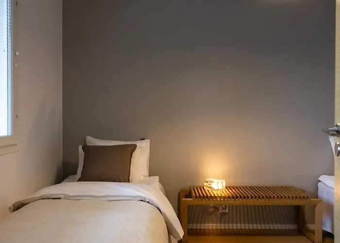 Arctic Riverside House - Modern & Scenic Views *