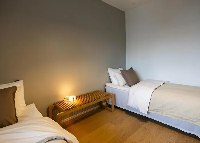 Arctic Riverside House - Modern & Scenic Views *