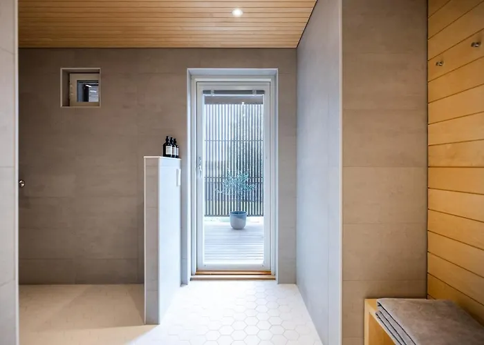 Arctic Riverside House - Modern & Scenic Views * ロヴァニエミ