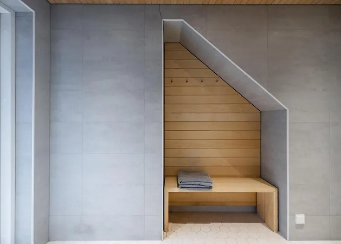 Arctic Riverside House - Modern & Scenic Views ヴィラ