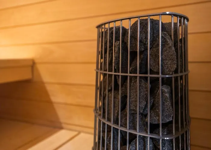 Arctic Riverside House - Modern & Scenic Views