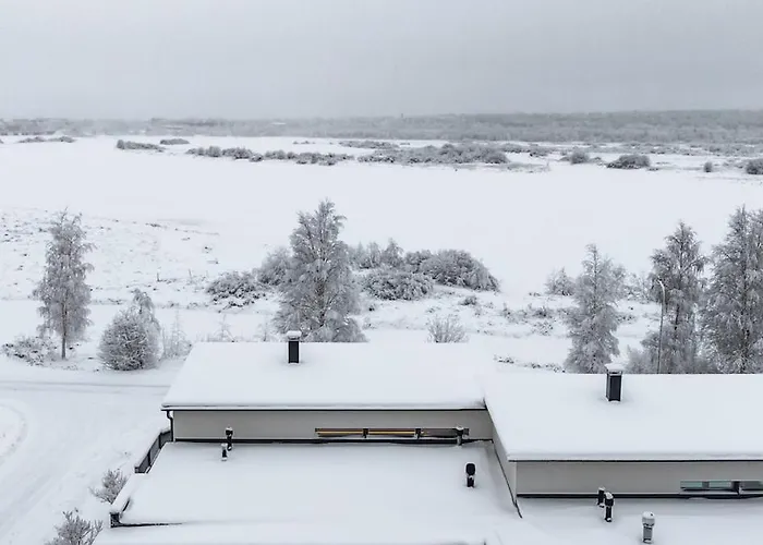 Arctic Riverside House - Modern & Scenic Views