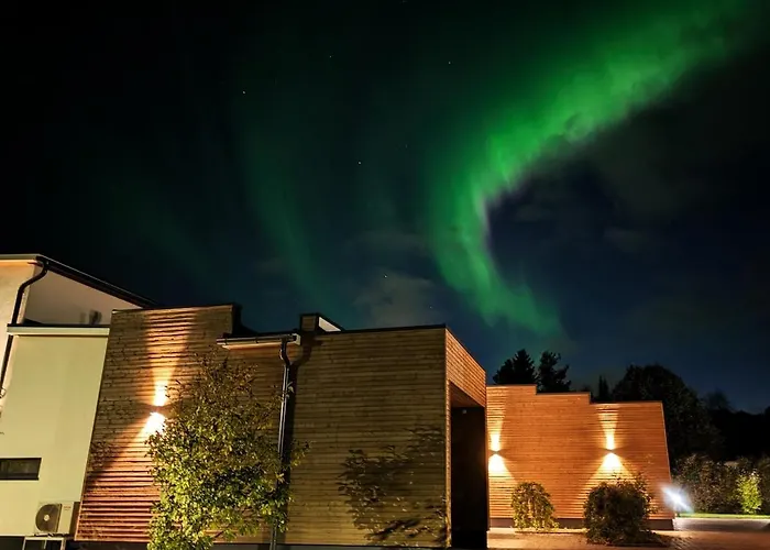 Arctic Riverside House - Modern & Scenic Views Villa